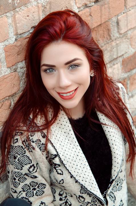 Ensaio Feminino Street Style Vila Maria Zélia Belém no Muro de Tijolinhos'