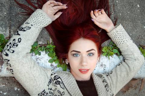 Ensaio Feminino Street Style Vila Maria Zélia Belém Deitada na Calçada'