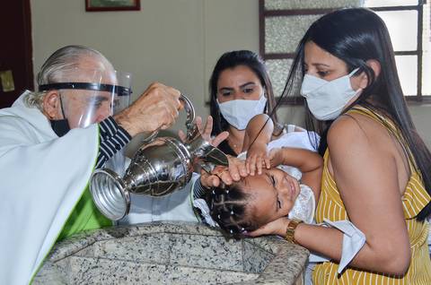 Batizado Mariana Paróquia de Santa Verônica Giuliani São Miguel Paulista SP'