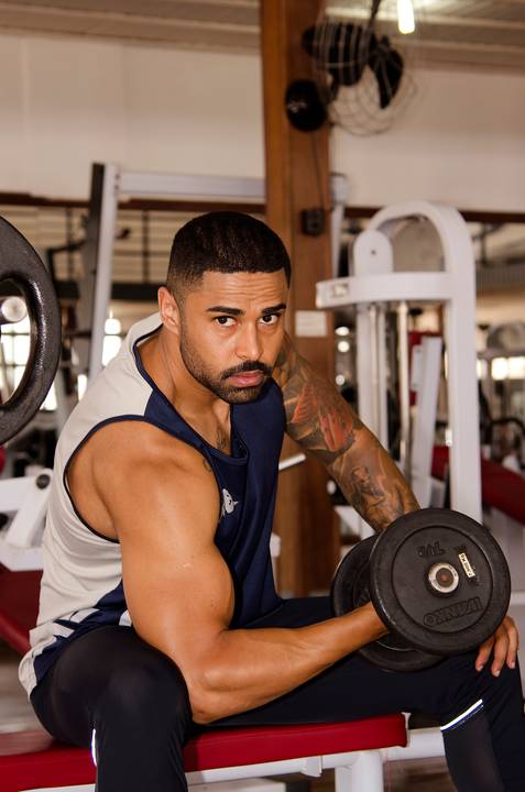 Ensaio Masculino Academia Sanches Sports Guarulhos SP Com Anilhas'