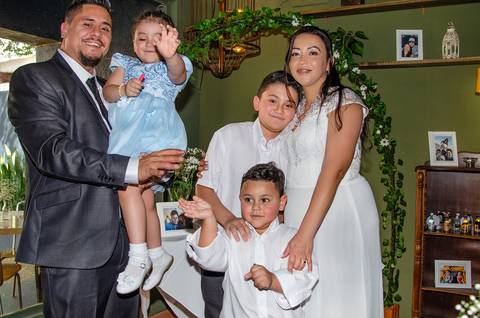 Recepção no Bar Bistrô Piteu na Vila Romana Foto Com A Família'