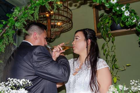 Recepção no Bar Bistrô Piteu na Vila Romana Brinde'