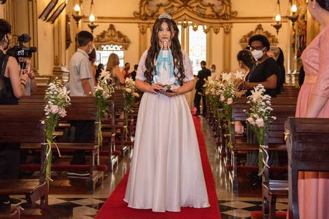 Entrada da Daminha Com Nossa Sra nas Mãos na Igreja da Venerável Ordem Terceira do Carmo na Sé em SP'