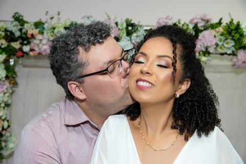Retrato dos Noivos se Beijando Cartório Shopping Santana'