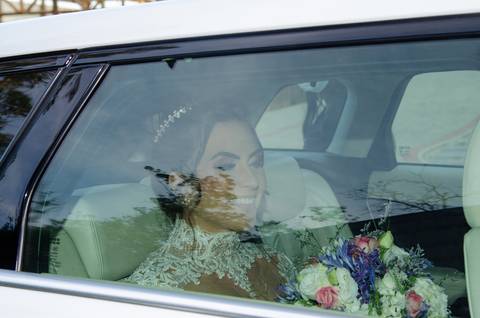 Casamento no Espaço Olinda em Santa Isabel SP Chegada da Noiva no Carro'