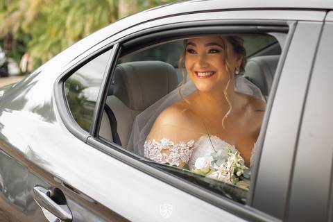 Noiva no Carro'