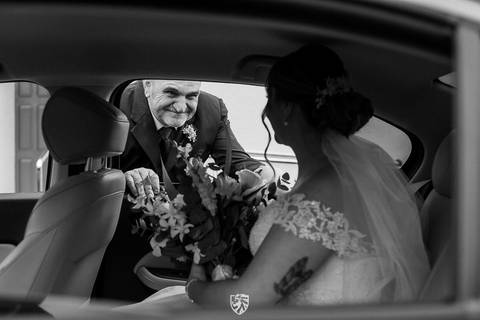 Noiva no Carro'