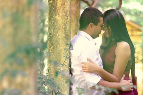 Ensaio de Casal: Casal mostrando carinho'