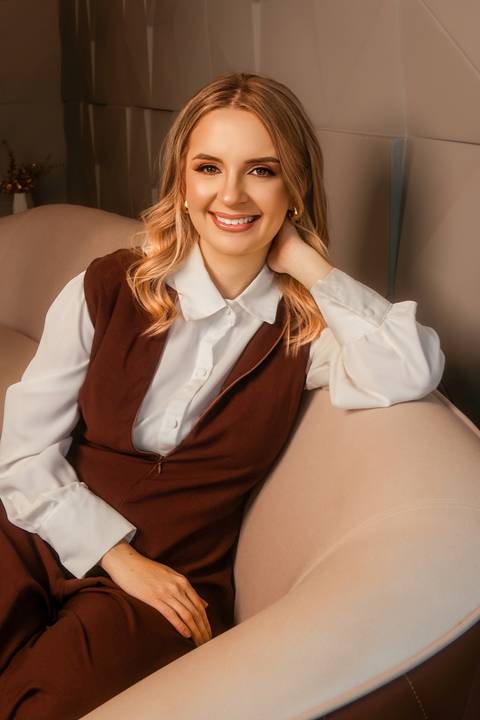 Dra Lorena Domareski | Invisalign'