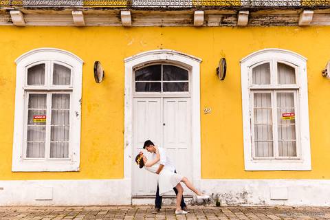 Centro Histórico de São Francisco do Sul - Ensaio Casal - Josi e Kal - Paolo Salvador Fotografias
 “Eu e o Kalebe nos conhecemos de uma forma engraçada, ele foi o primeiro melhor amigo de verdade que t'