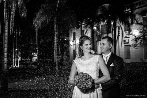 Casamento - Vanessa e Fernando - Timbó - SC - Seção especial do Noivos - Chuva - Camisa de Super Herói Noivo'