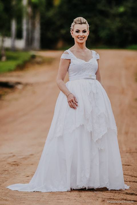 Casamento - Juliana e Leonardo - Rio dos Cedros - Casamento Típico - Making of da noiva '