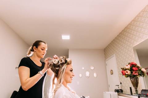 Casamento - Juliana e Leonardo - Rio dos Cedros - Casamento Típico - Making of da noiva '