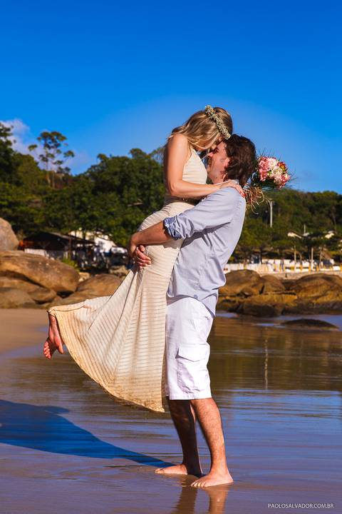 Ensaio Pré-Wedding - Michelle e Tiago - Praia Retiro dos Padres - Bombinhas - Santa Catarina - Paolo Salvador | Photo & Film'