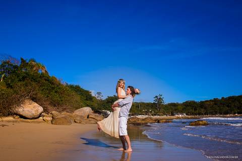 Ensaio Pré-Wedding - Michelle e Tiago - Praia Retiro dos Padres - Bombinhas - Santa Catarina - Paolo Salvador | Photo & Film'