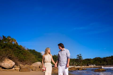 Ensaio Pré-Wedding - Michelle e Tiago - Praia Retiro dos Padres - Bombinhas - Santa Catarina - Paolo Salvador | Photo & Film'