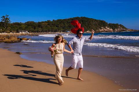 Ensaio Pré-Wedding - Michelle e Tiago - Praia Retiro dos Padres - Bombinhas - Santa Catarina - Paolo Salvador | Photo & Film'