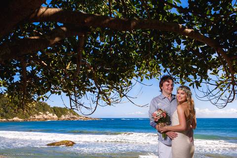 Ensaio Pré-Wedding - Michelle e Tiago - Praia Retiro dos Padres - Bombinhas - Santa Catarina - Paolo Salvador | Photo & Film'