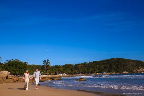 Ensaio Pré-Wedding - Michelle e Tiago - Praia Retiro dos Padres - Bombinhas - Santa Catarina - Paolo Salvador | Photo & Film'