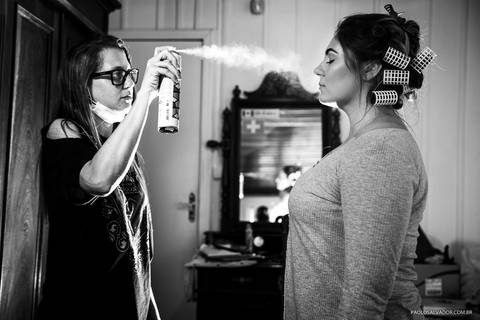 Casamento na Praia de Taquaras em Balneário Camboriú, Santa Catarina. Wedding ao ar livre, Barbara e Rubem, Paolo Salvador - Photo & Film. Fotos dos Bastidores do casamento. Vestido de Noiva. Fotos criativas. Making Of da Noiva'