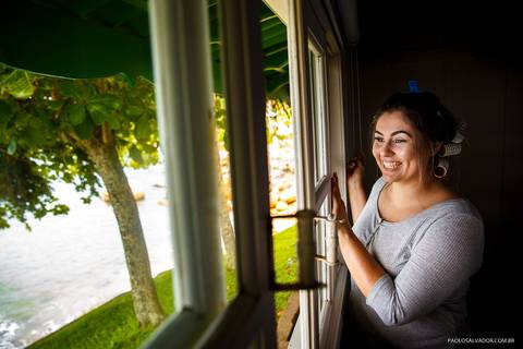 Casamento na Praia de Taquaras em Balneário Camboriú, Santa Catarina. Wedding ao ar livre, Barbara e Rubem, Paolo Salvador - Photo & Film. Fotos dos Bastidores do casamento. Vestido de Noiva. Fotos criativas. Making Of da Noiva'