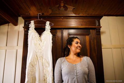 Casamento na Praia de Taquaras em Balneário Camboriú, Santa Catarina. Wedding ao ar livre, Barbara e Rubem, Paolo Salvador - Photo & Film. Fotos dos Bastidores do casamento. Vestido de Noiva. Fotos criativas. Making Of da Noiva'