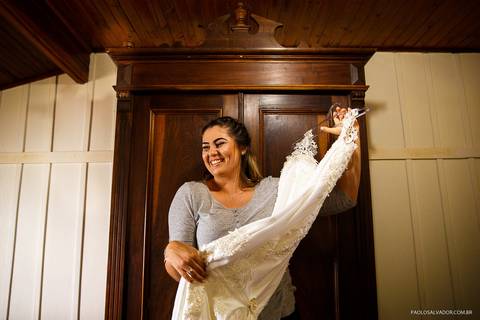 Casamento na Praia de Taquaras em Balneário Camboriú, Santa Catarina. Wedding ao ar livre, Barbara e Rubem, Paolo Salvador - Photo & Film. Fotos dos Bastidores do casamento. Vestido de Noiva. Fotos criativas. Making Of da Noiva'