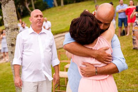 Casamento na Praia de Taquaras em Balneário Camboriú, Santa Catarina. Wedding ao ar livre, Barbara e Rubem, Paolo Salvador - Photo & Film. Fotos criativas da cerimônia do casamento ao ar livre.'