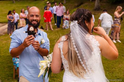 Casamento na Praia de Taquaras em Balneário Camboriú, Santa Catarina. Wedding ao ar livre, Barbara e Rubem, Paolo Salvador - Photo & Film. Fotos criativas da cerimônia do casamento ao ar livre.'