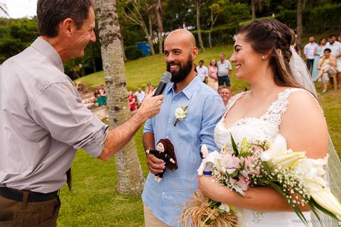 Casamento na Praia de Taquaras em Balneário Camboriú, Santa Catarina. Wedding ao ar livre, Barbara e Rubem, Paolo Salvador - Photo & Film. Fotos criativas da cerimônia do casamento ao ar livre.'
