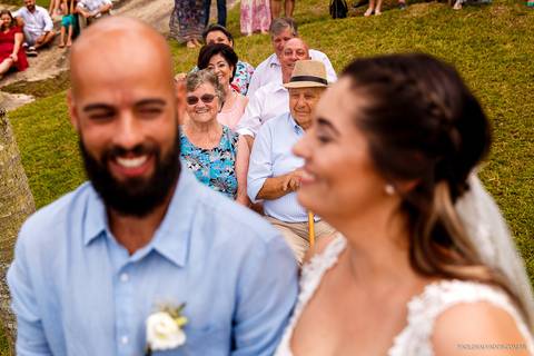 Casamento na Praia de Taquaras em Balneário Camboriú, Santa Catarina. Wedding ao ar livre, Barbara e Rubem, Paolo Salvador - Photo & Film. Fotos criativas da cerimônia do casamento ao ar livre.'