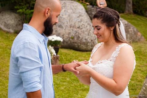 Casamento na Praia de Taquaras em Balneário Camboriú, Santa Catarina. Wedding ao ar livre, Barbara e Rubem, Paolo Salvador - Photo & Film. Fotos criativas da cerimônia do casamento ao ar livre.'