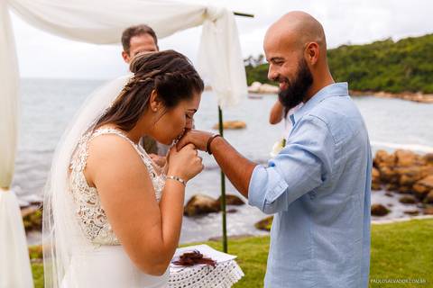 Casamento na Praia de Taquaras em Balneário Camboriú, Santa Catarina. Wedding ao ar livre, Barbara e Rubem, Paolo Salvador - Photo & Film. Fotos criativas da cerimônia do casamento ao ar livre.'