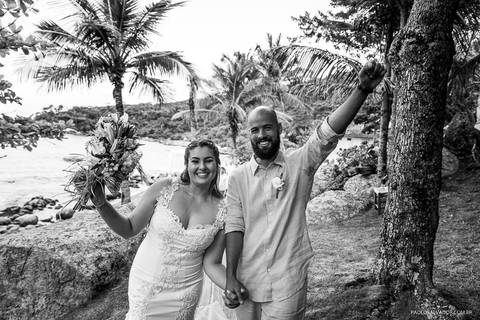 Casamento na Praia de Taquaras em Balneário Camboriú, Santa Catarina. Wedding ao ar livre, Barbara e Rubem, Paolo Salvador - Photo & Film. Fotos criativas da cerimônia do casamento ao ar livre.'