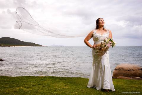 Casamento na Praia de Taquaras em Balneário Camboriú, Santa Catarina. Wedding ao ar livre, Barbara e Rubem, Paolo Salvador - Photo & Film. Fotos criativas da cerimônia do casamento ao ar livre.'