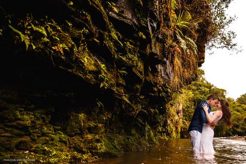 Ensaio Pré-Wedding - Valéria e Eduardo em Rio dos Cedros, na Cachoeira Formosa em Santa Catarina por Paolo Salvador Fotografias'