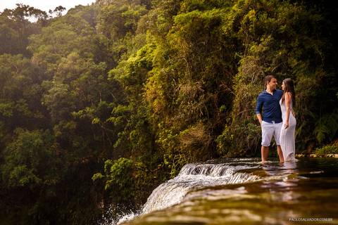 Ensaio Pré-Wedding - Valéria e Eduardo em Rio dos Cedros, na Cachoeira Formosa em Santa Catarina por Paolo Salvador Fotografias'