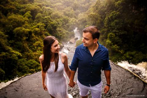 Ensaio Pré-Wedding - Valéria e Eduardo em Rio dos Cedros, na Cachoeira Formosa em Santa Catarina por Paolo Salvador Fotografias'