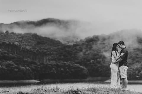 Ensaio Pré-Wedding - Valéria e Eduardo em Rio dos Cedros, na Cachoeira Formosa em Santa Catarina por Paolo Salvador Fotografias'