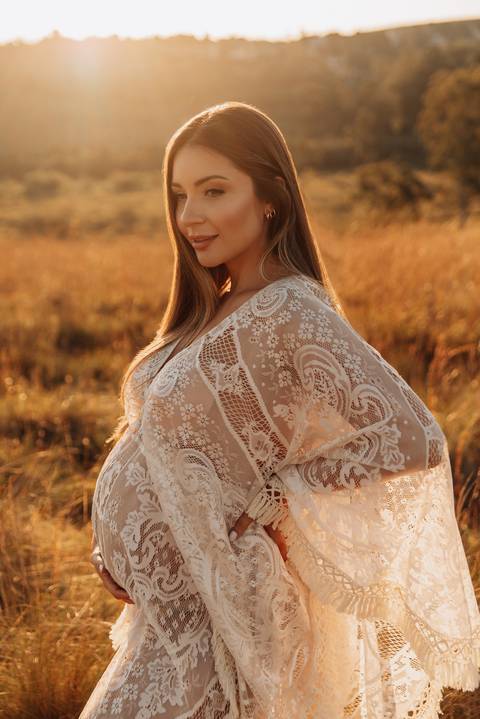 Ensaio gestante ao por do sol estilo boho'