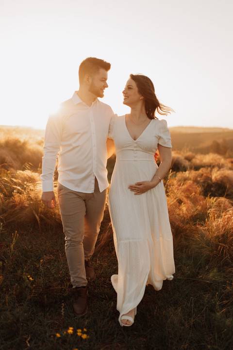 Ensaio ao por do sol revelando o sexo do bebê!

'