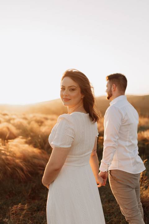 Ensaio ao por do sol revelando o sexo do bebê!

'