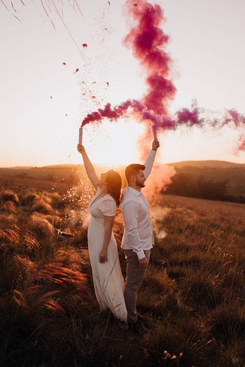 Ensaio ao por do sol revelando o sexo do bebê!

'