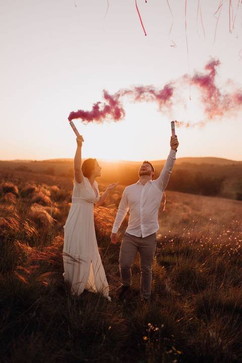 Ensaio ao por do sol revelando o sexo do bebê!

'