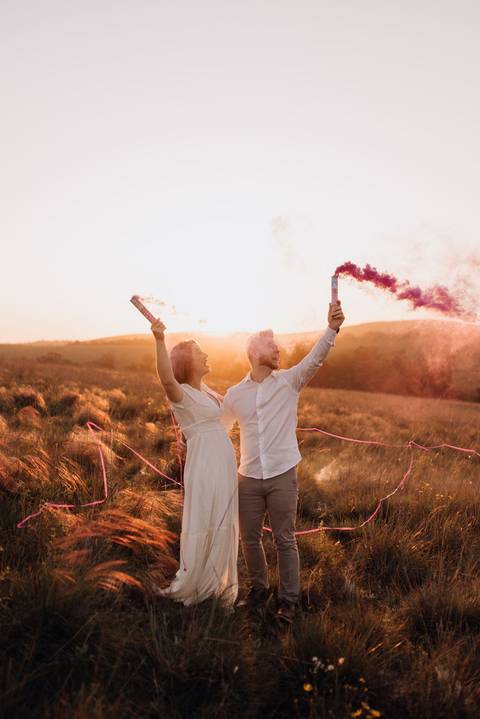 Ensaio ao por do sol revelando o sexo do bebê!

'