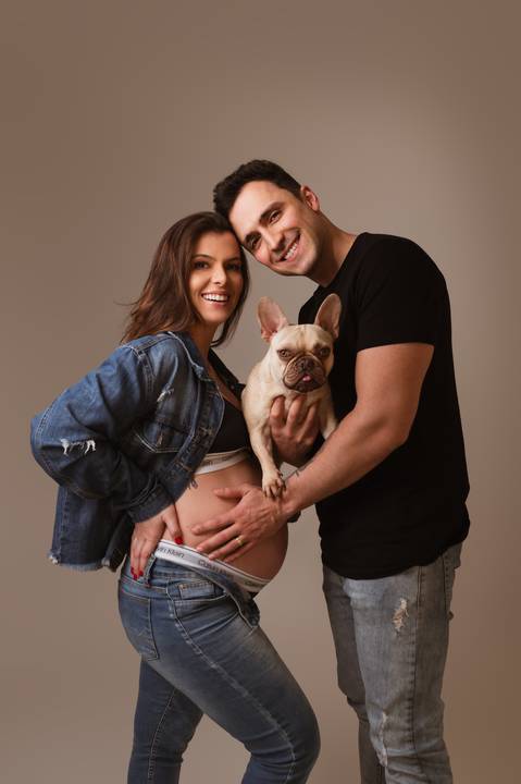 Ensaio gestante em estúdio fotográfico'