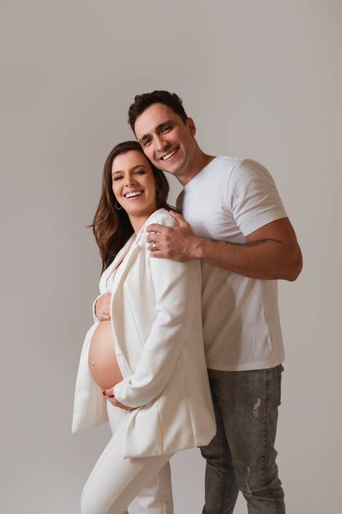 Ensaio gestante em estúdio fotográfico'