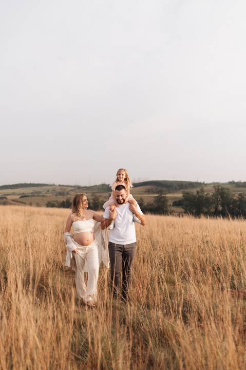 Ensaio externo gestante, com irmã'