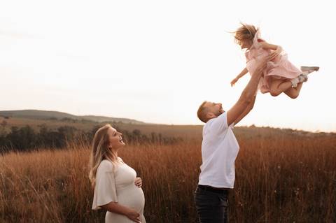 Ensaio externo gestante, com irmã'