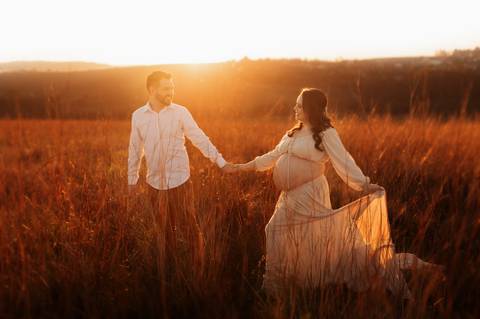 Ensaio gestante externo com por do sol'